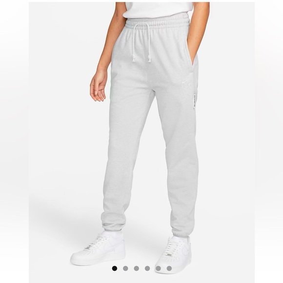 Nike dri-fit swoosh fly standard issue joggers - Picture 1 of 6